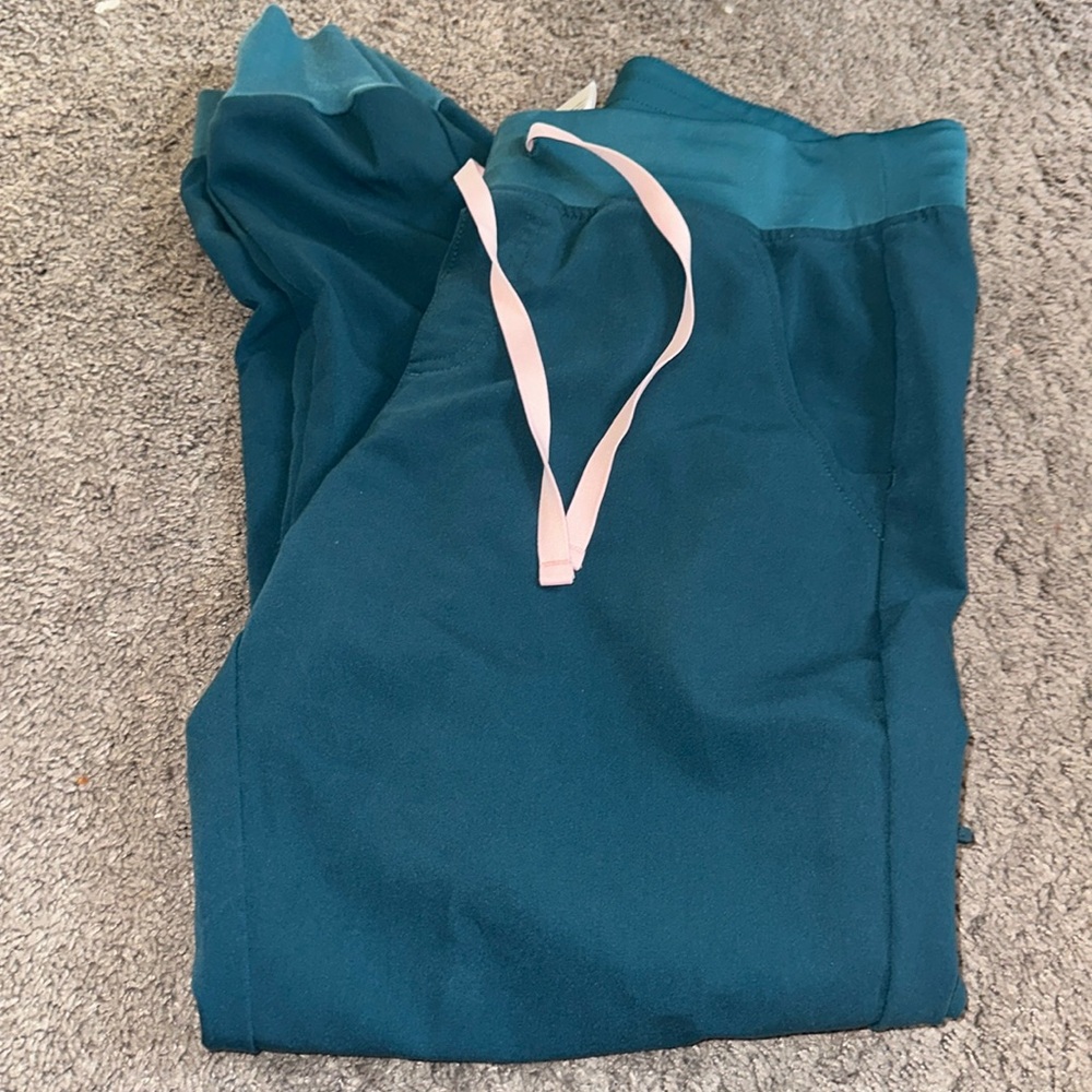 Figs joggers in Caribbean blue size medium